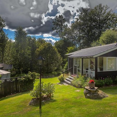 Very Nice Cottage By The Lake. Lursjoen! Hästveda エクステリア 写真