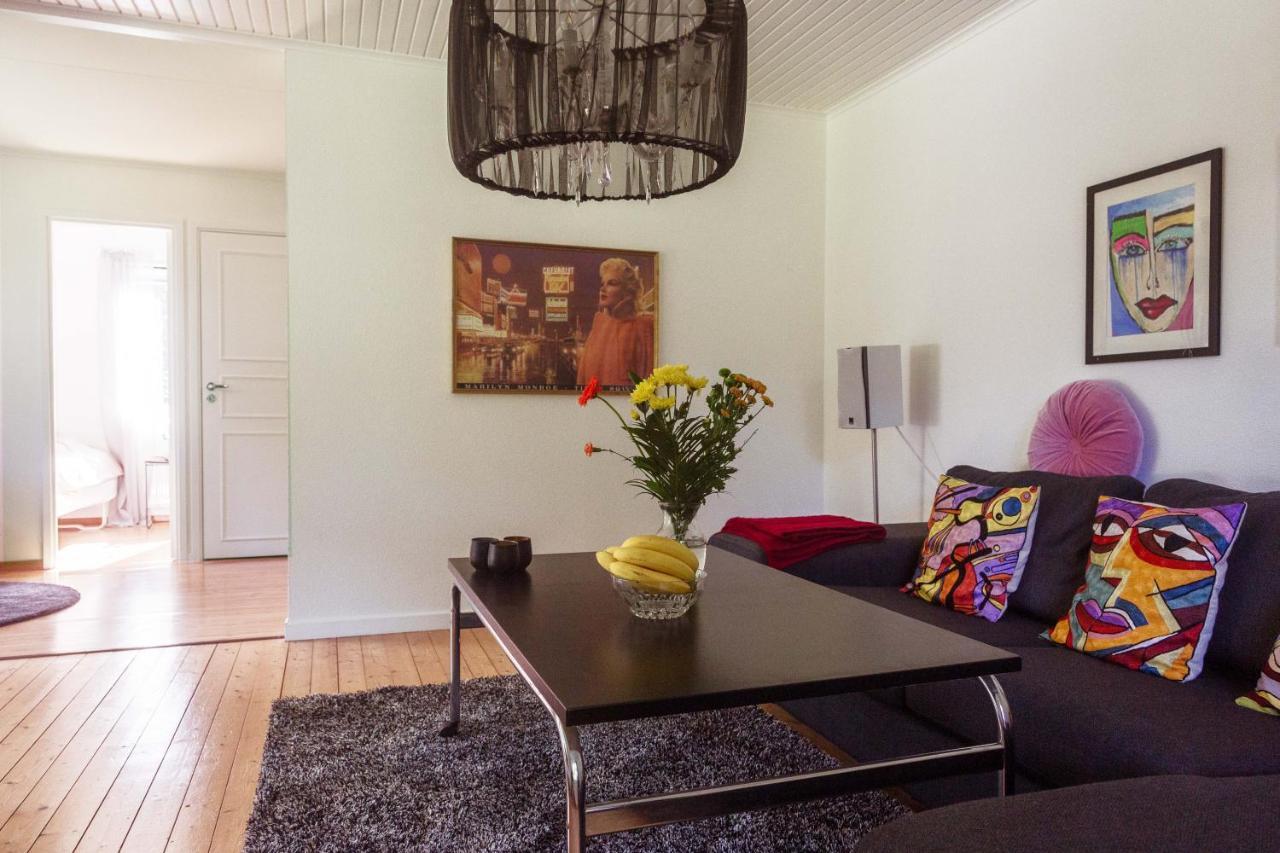Very Nice Cottage By The Lake. Lursjoen! Hästveda エクステリア 写真