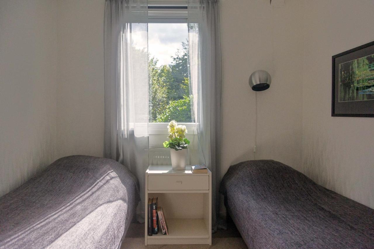 Very Nice Cottage By The Lake. Lursjoen! Hästveda エクステリア 写真