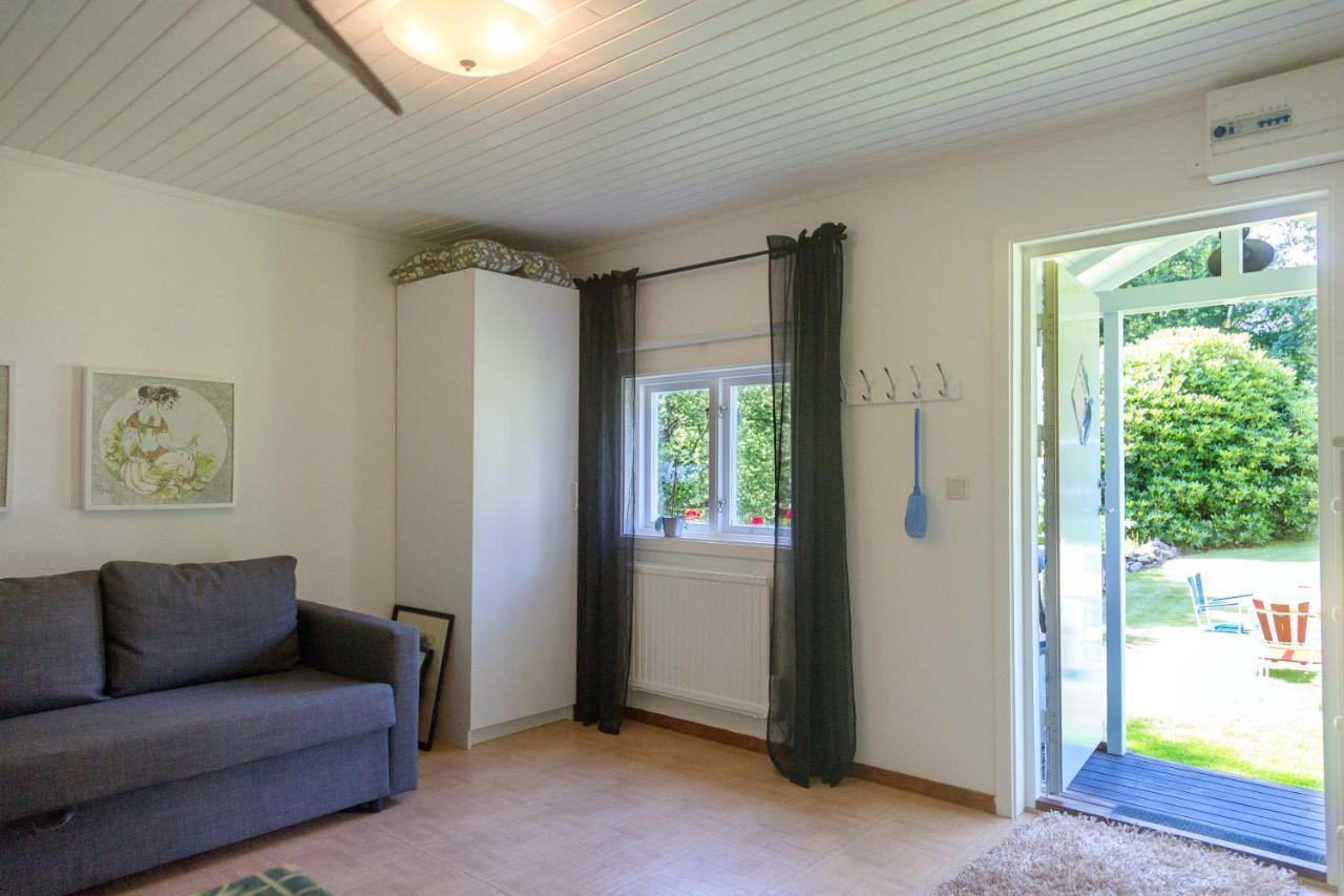 Very Nice Cottage By The Lake. Lursjoen! Hästveda エクステリア 写真