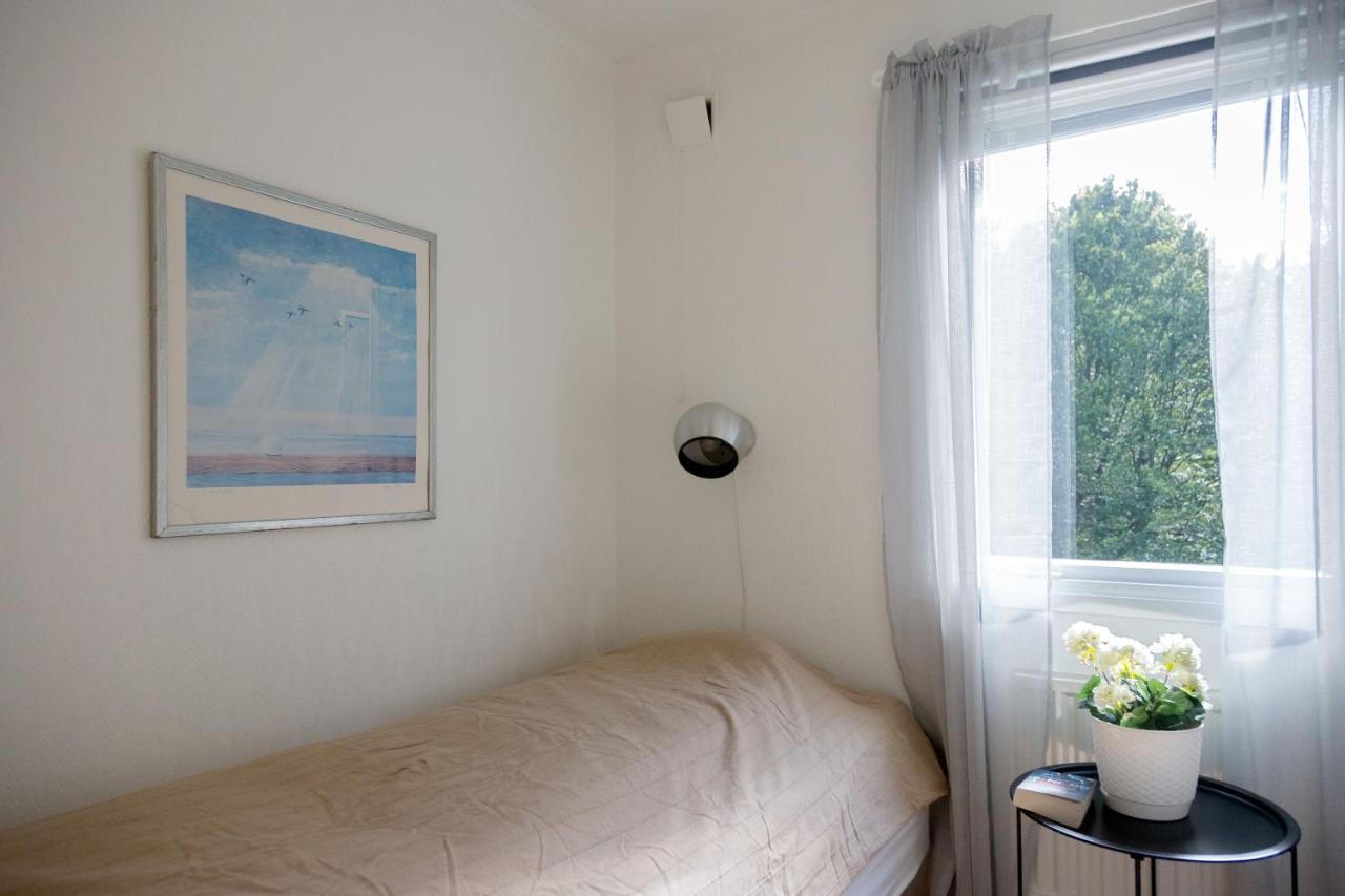 Very Nice Cottage By The Lake. Lursjoen! Hästveda エクステリア 写真