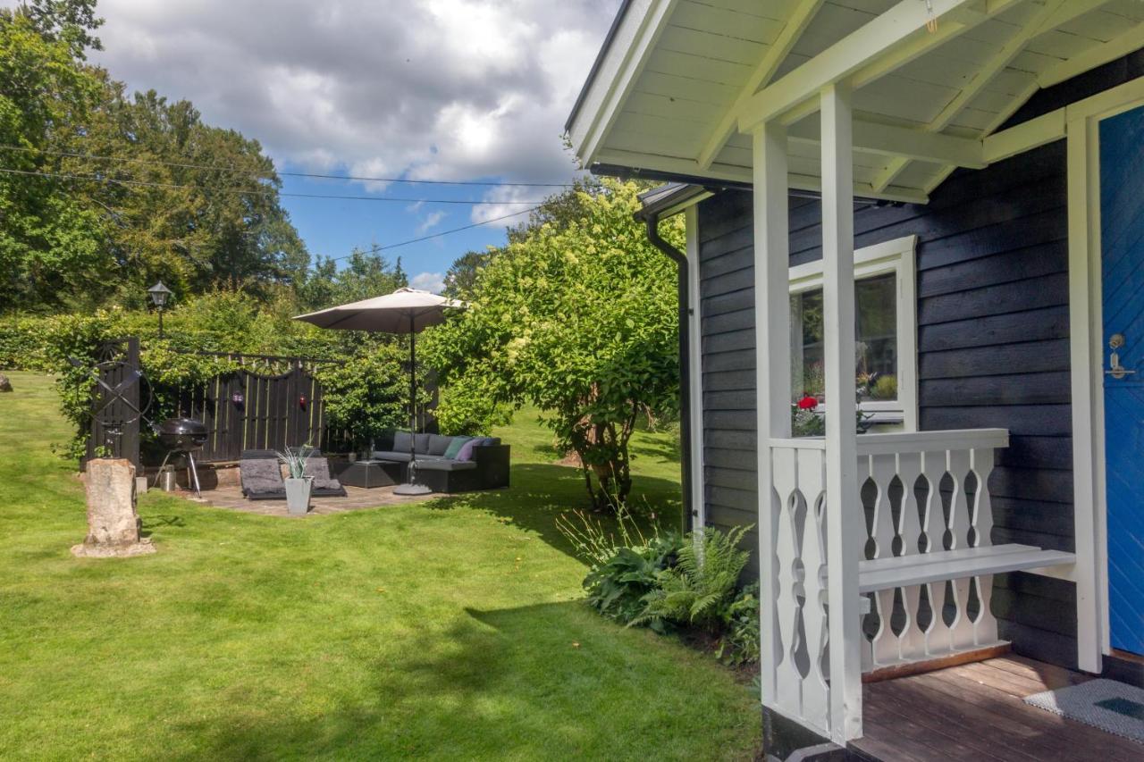 Very Nice Cottage By The Lake. Lursjoen! Hästveda エクステリア 写真